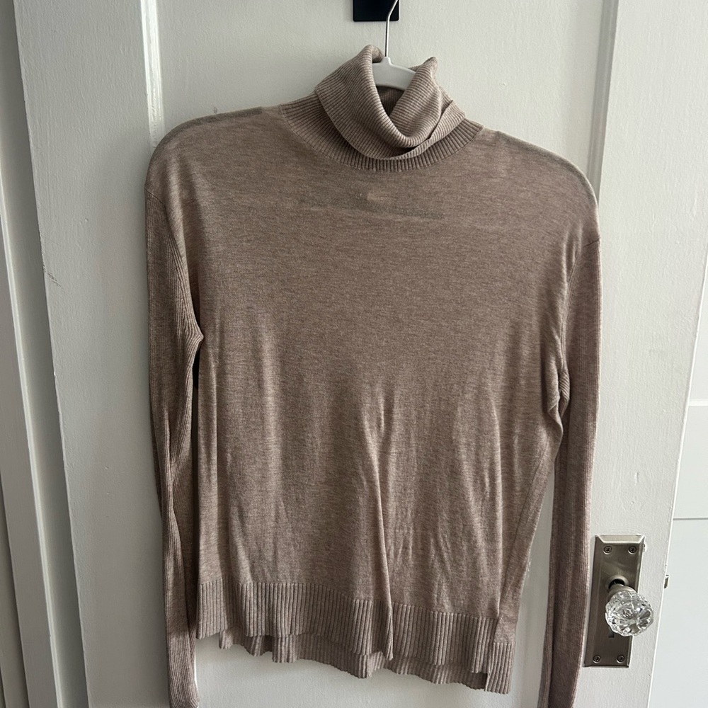Ribbed Taupe Turtleneck Women’s XS